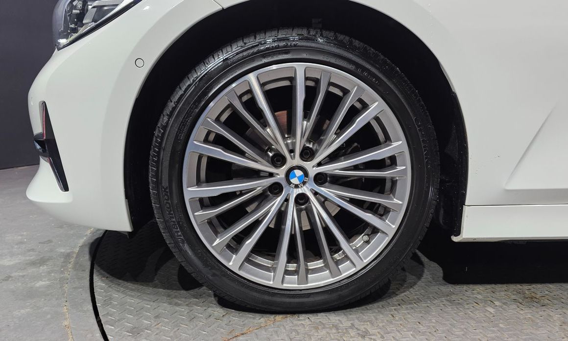 BMW 3-Series 2021