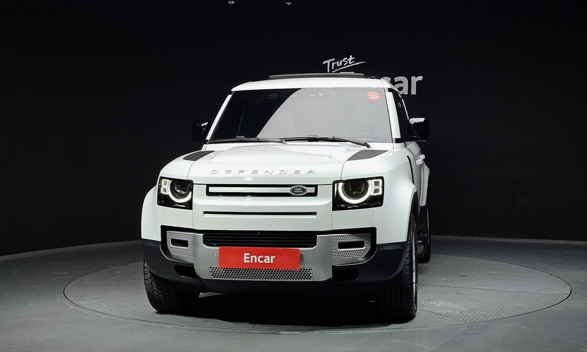 Land Rover Defender 2024