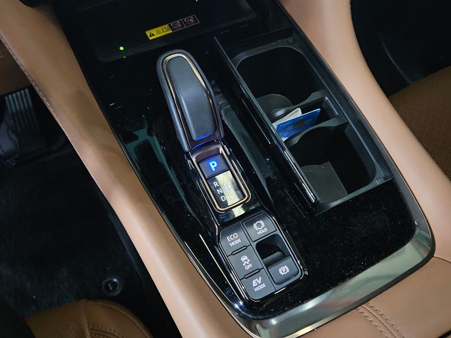 Toyota Alphard 2024