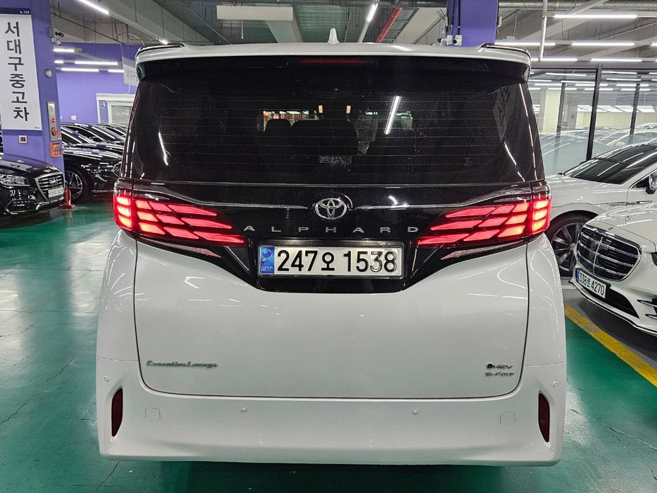Toyota Alphard 2024