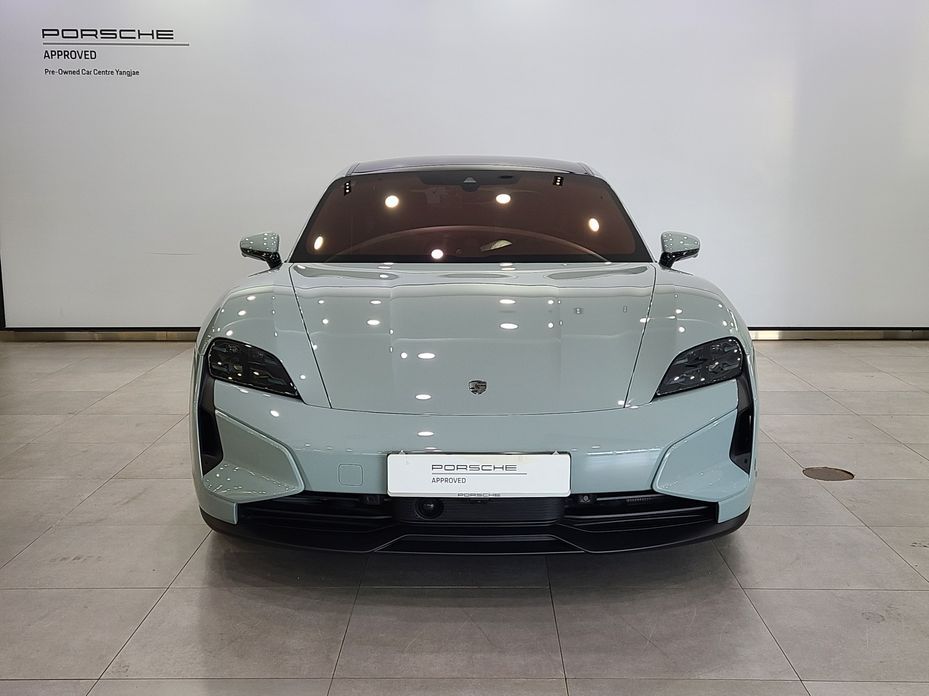 Porsche Taycan 2025
