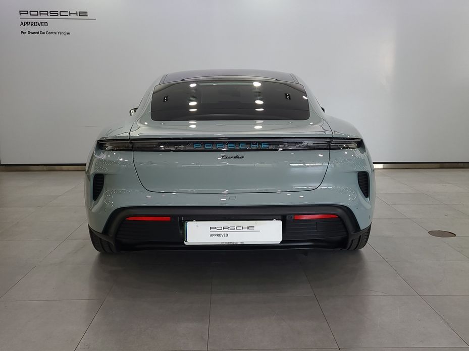 Porsche Taycan 2025