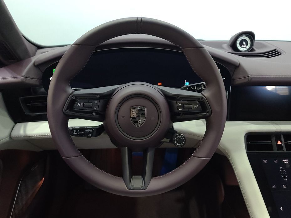 Porsche Taycan 2025