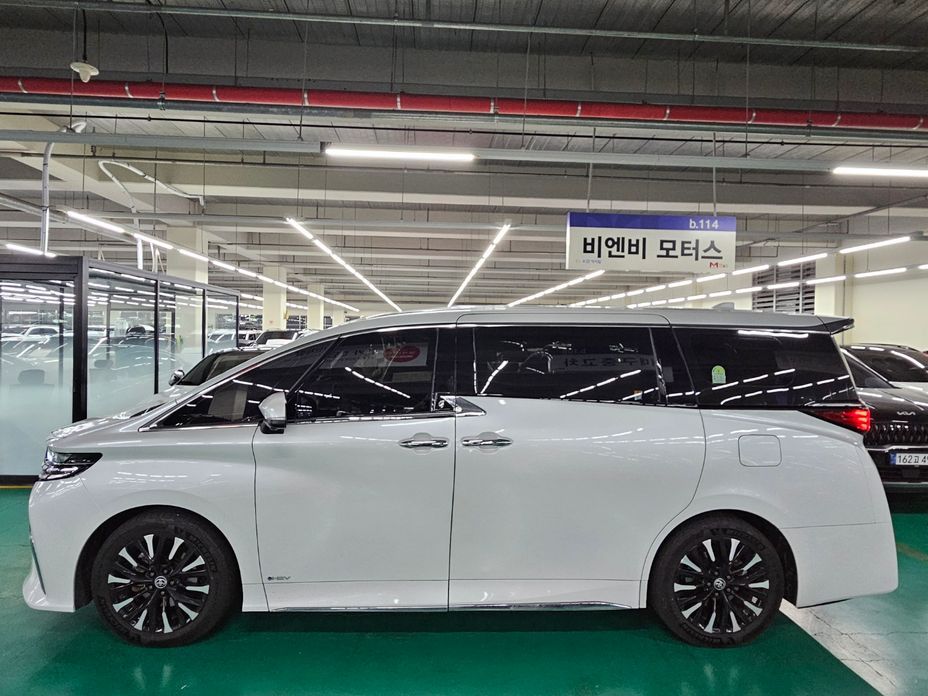 Toyota Alphard 2024