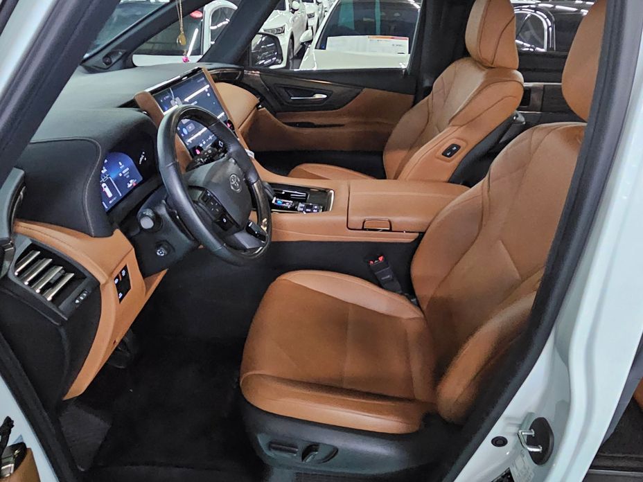 Toyota Alphard 2024