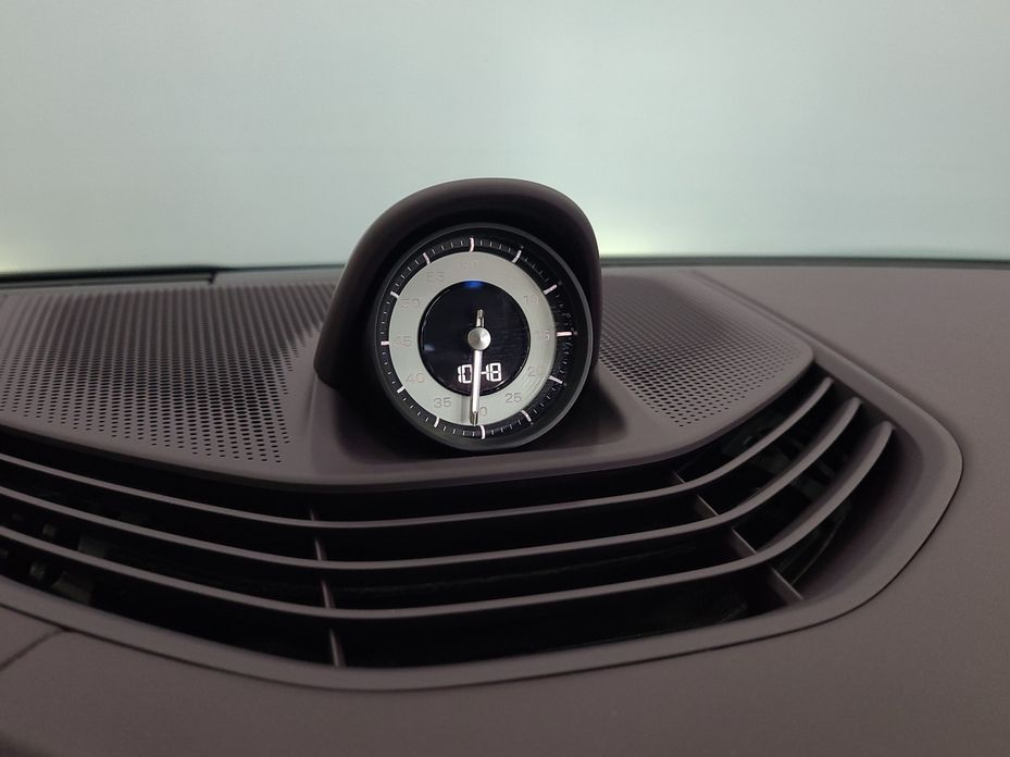 Porsche Taycan 2025