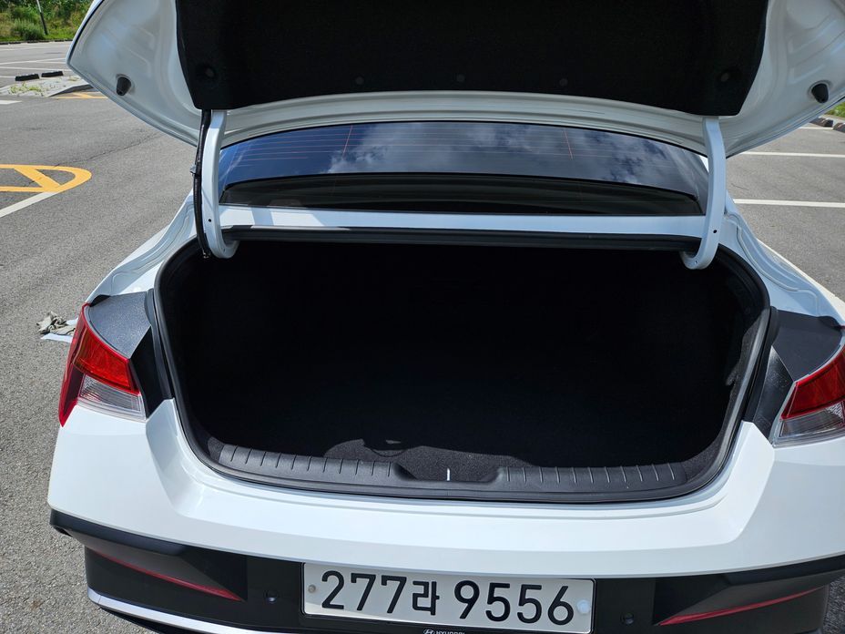 Hyundai AVANTE 2024