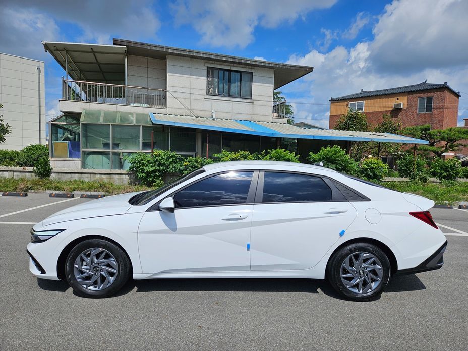 Hyundai AVANTE 2024