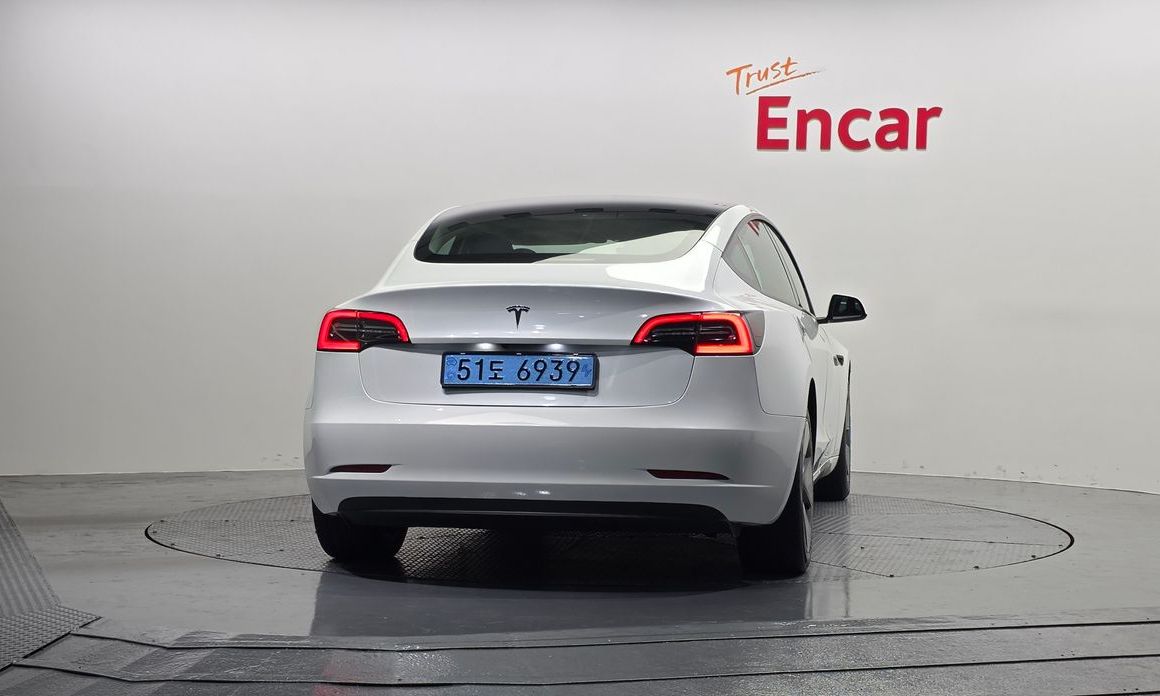 Tesla Model 3 2023