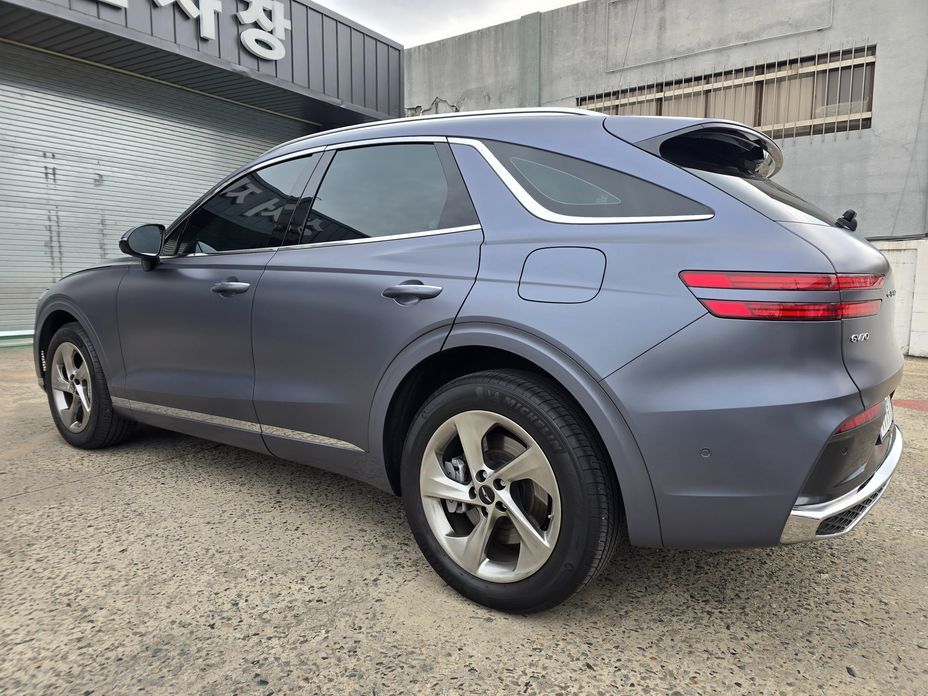Genesis GV70 2025
