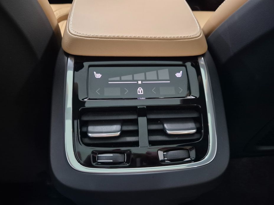 Volvo XC90 2025