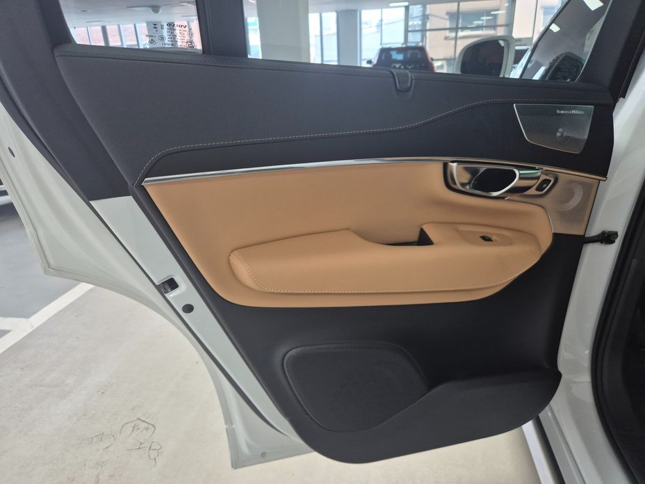 Volvo XC90 2025
