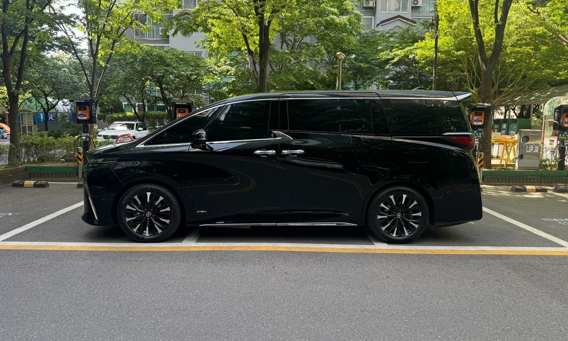 Toyota Alphard 2024
