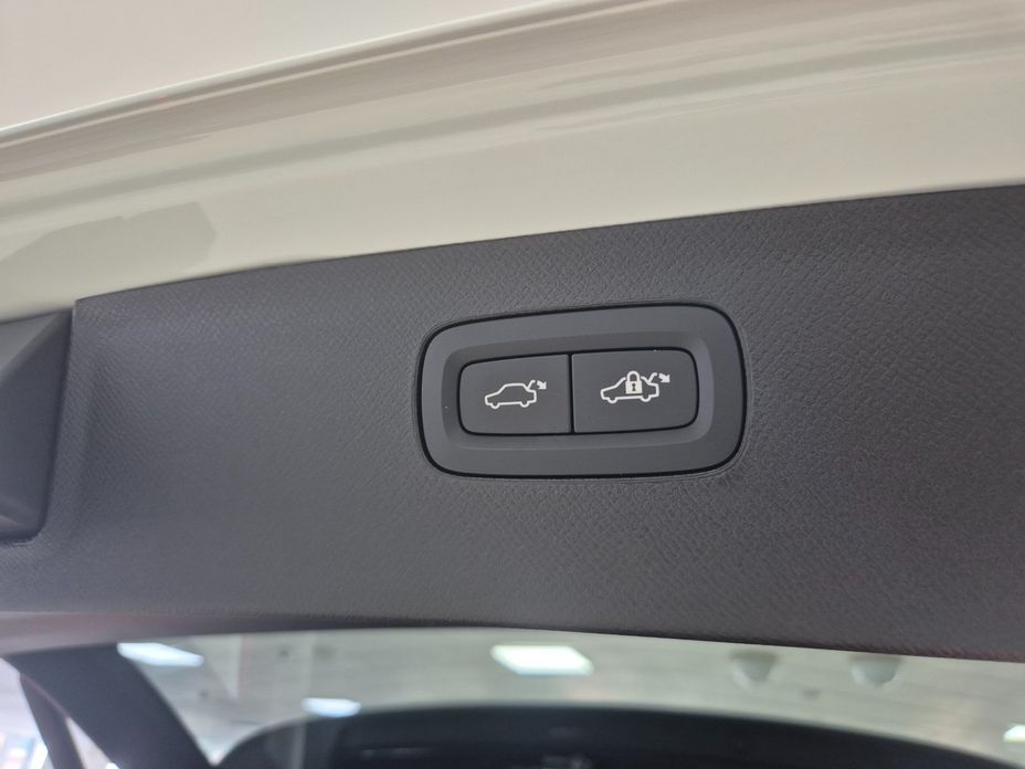Volvo XC90 2025