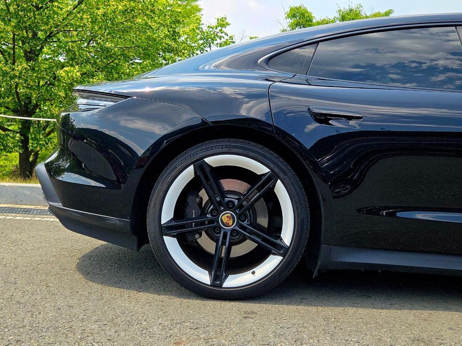 Porsche Taycan 2022