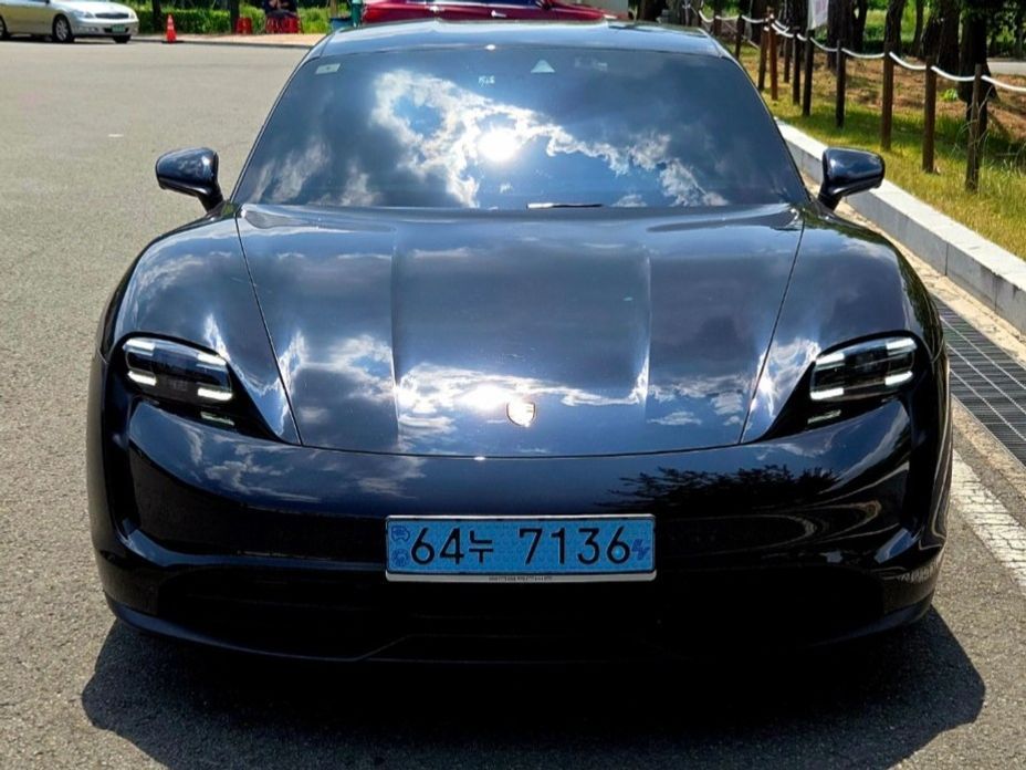 Porsche Taycan 2022