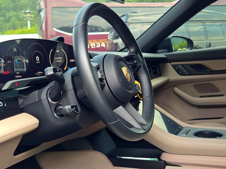 Porsche Taycan 2022