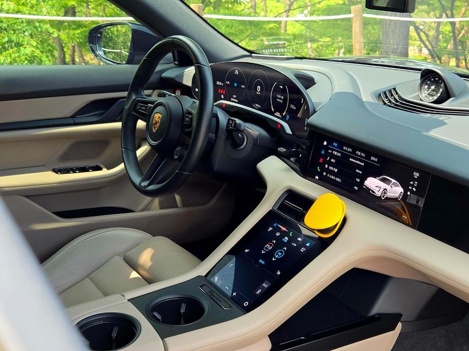 Porsche Taycan 2022