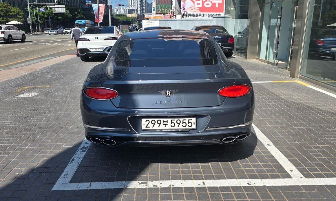 Bentley Continental 2023