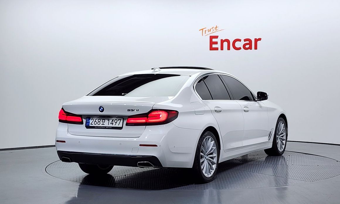 BMW 5-Series 2023