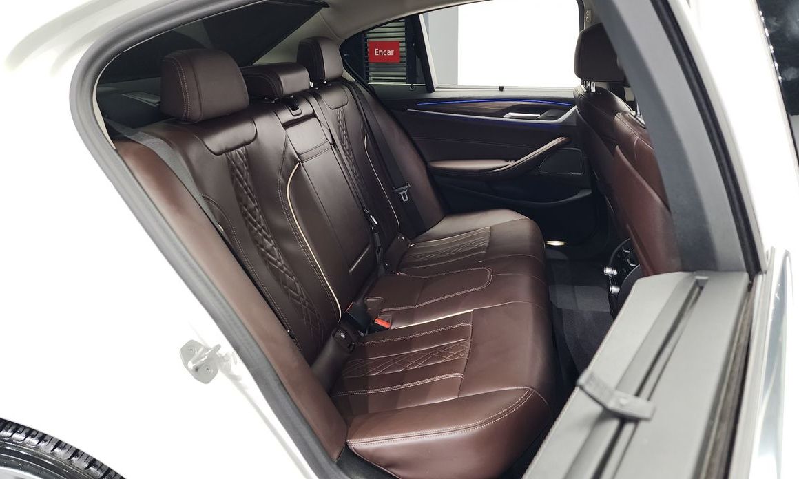 BMW 5-Series 2023