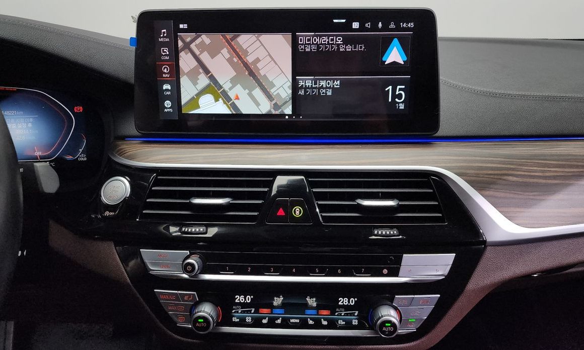 BMW 5-Series 2023