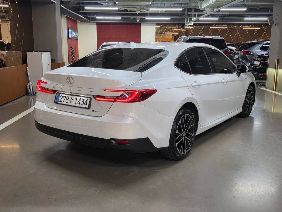 Toyota Camry 2025