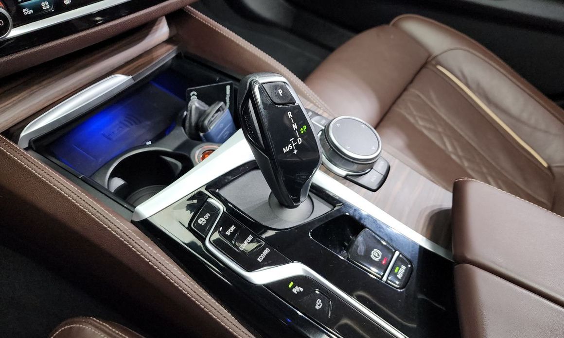 BMW 5-Series 2023
