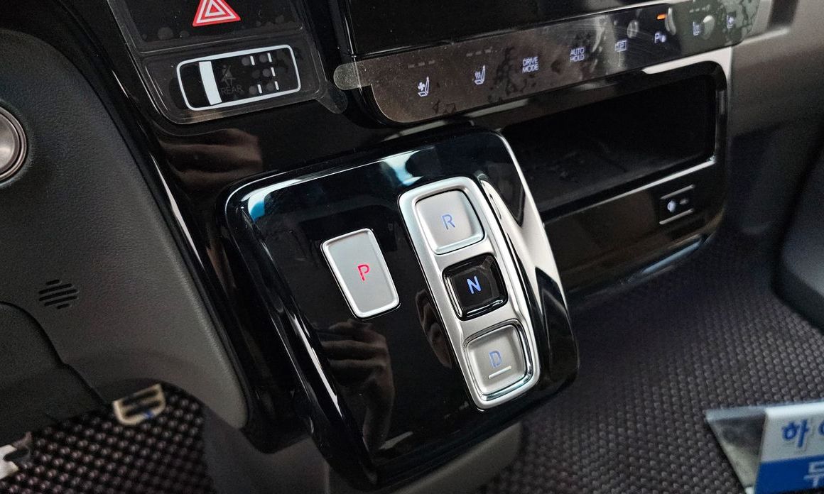 Hyundai Staria 2025