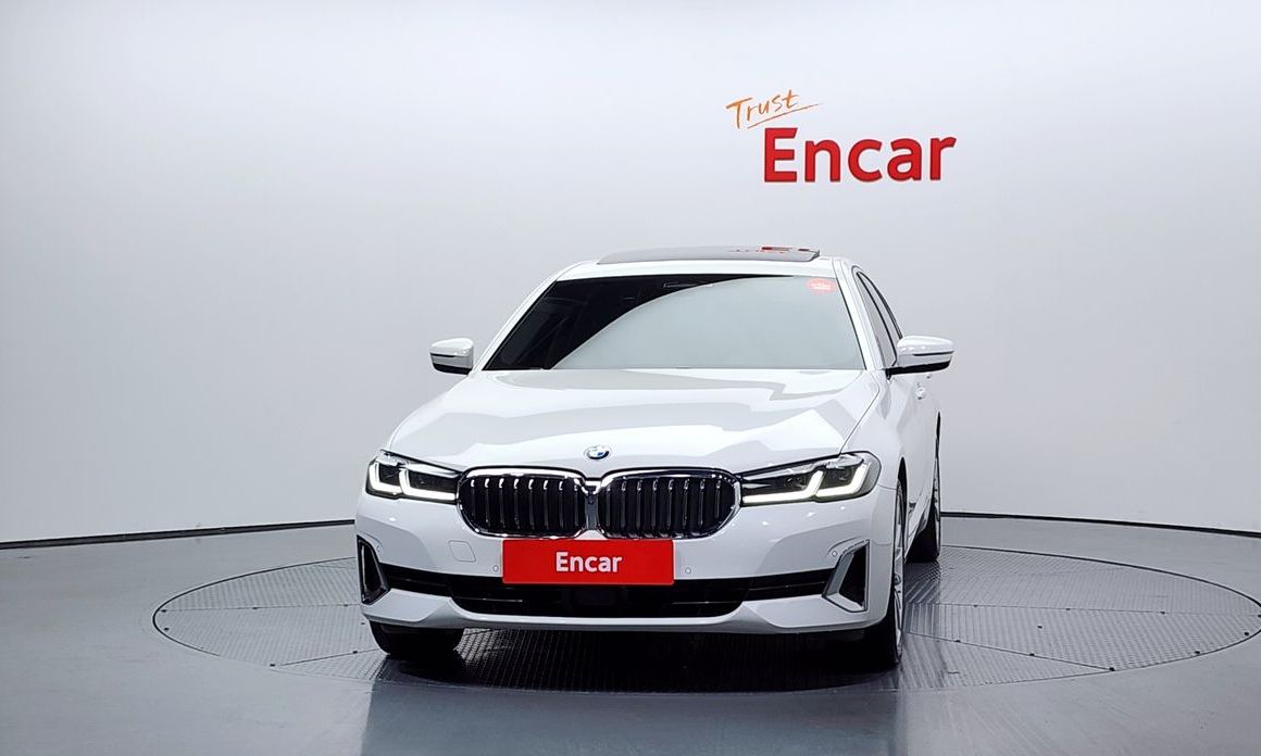 BMW 5-Series 2023