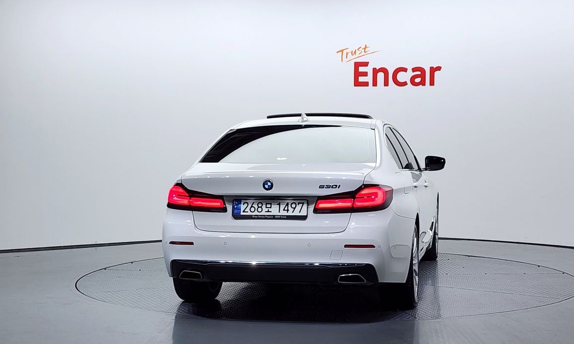 BMW 5-Series 2023