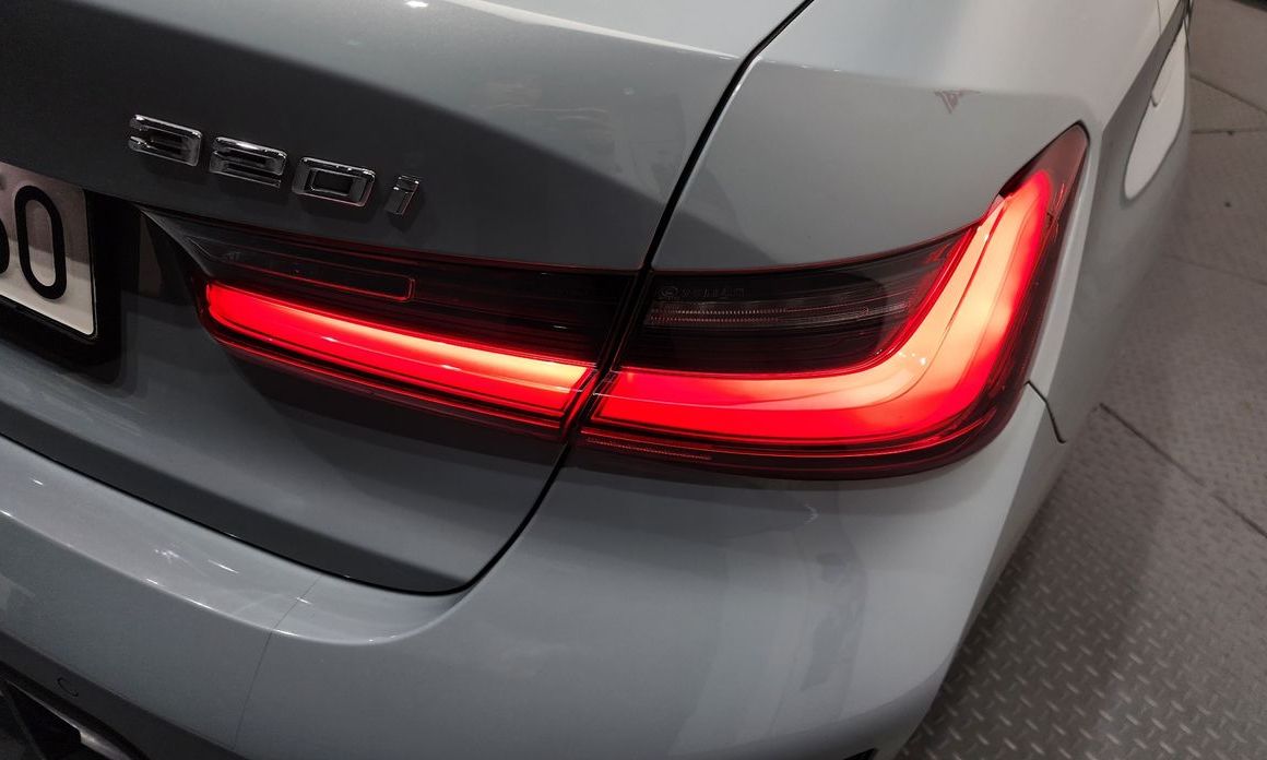 BMW 3-Series 2023