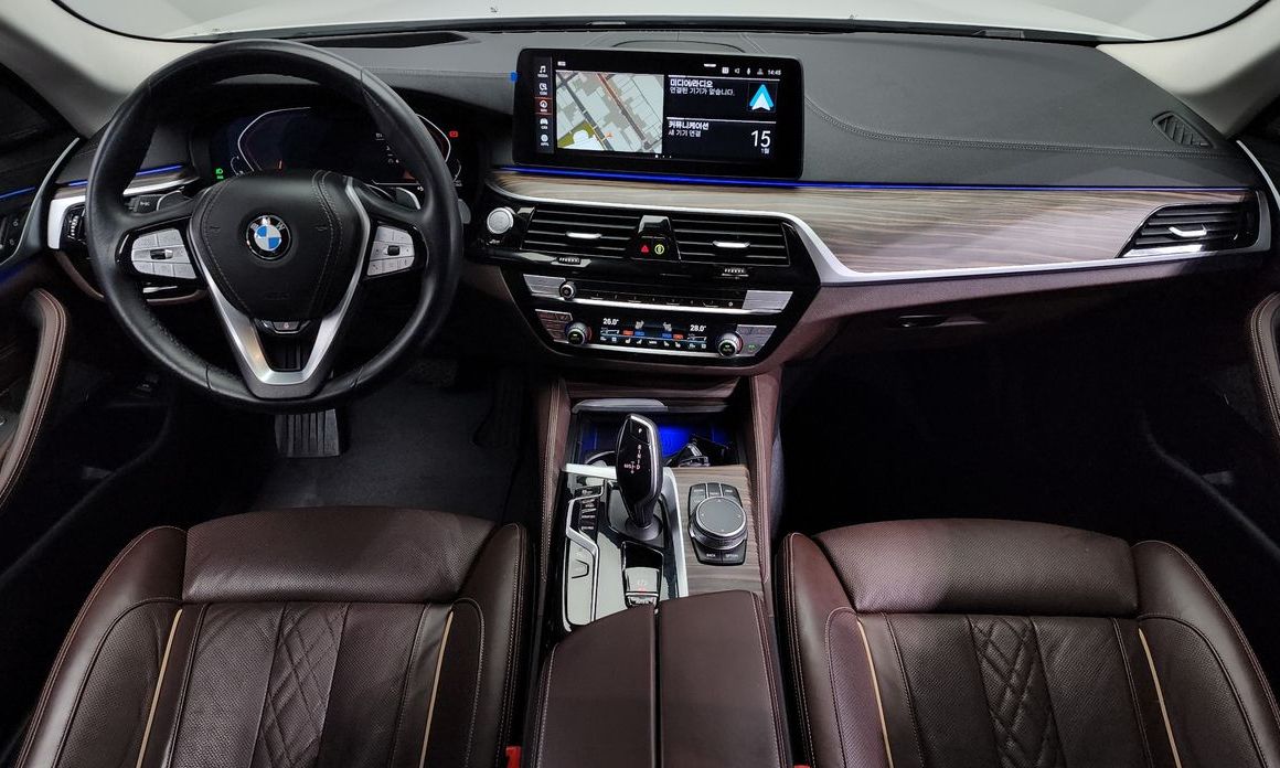 BMW 5-Series 2023