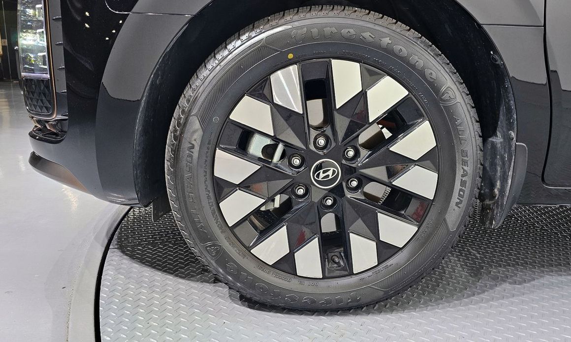 Hyundai Staria 2025