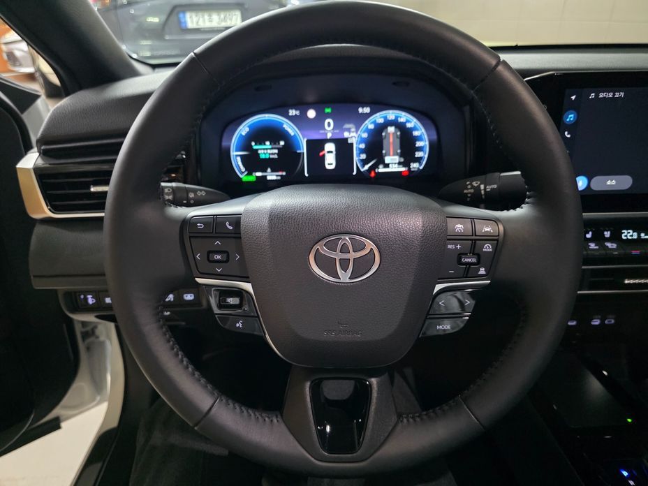 Toyota Camry 2025