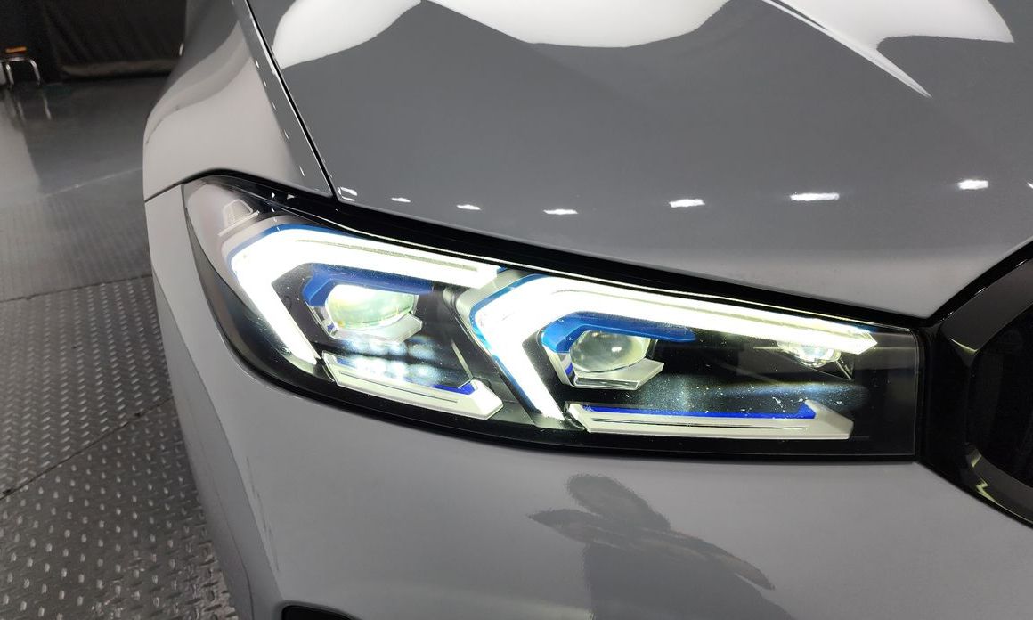 BMW 3-Series 2023