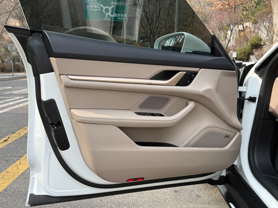 Porsche Taycan 2024