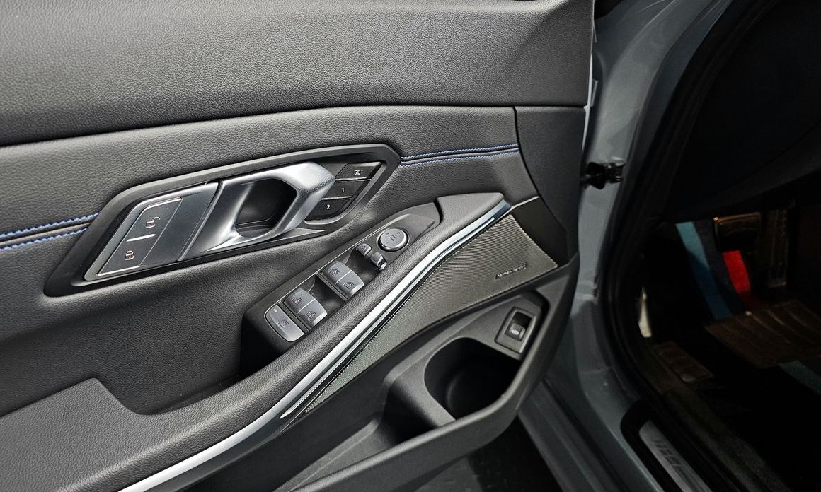 BMW 3-Series 2023
