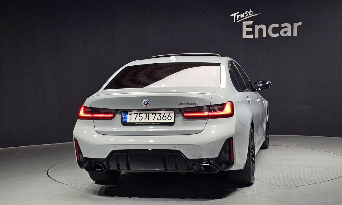BMW 3-Series 2023
