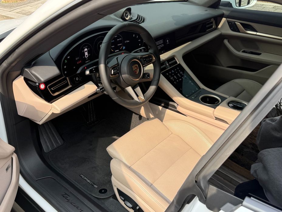 Porsche Taycan 2024