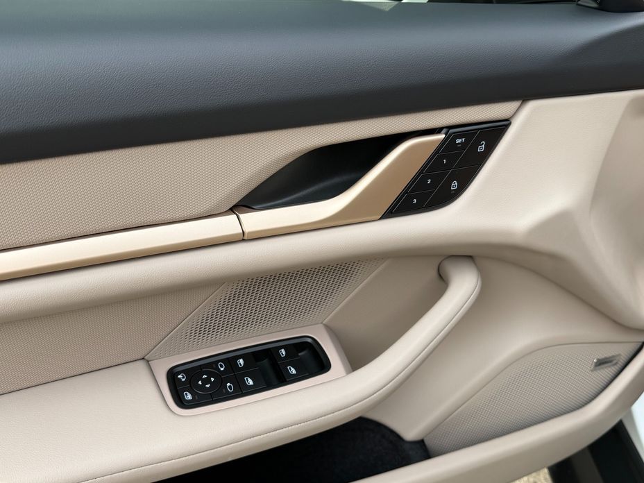 Porsche Taycan 2024