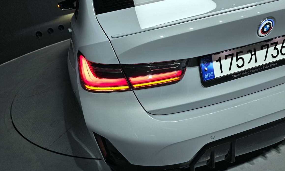 BMW 3-Series 2023