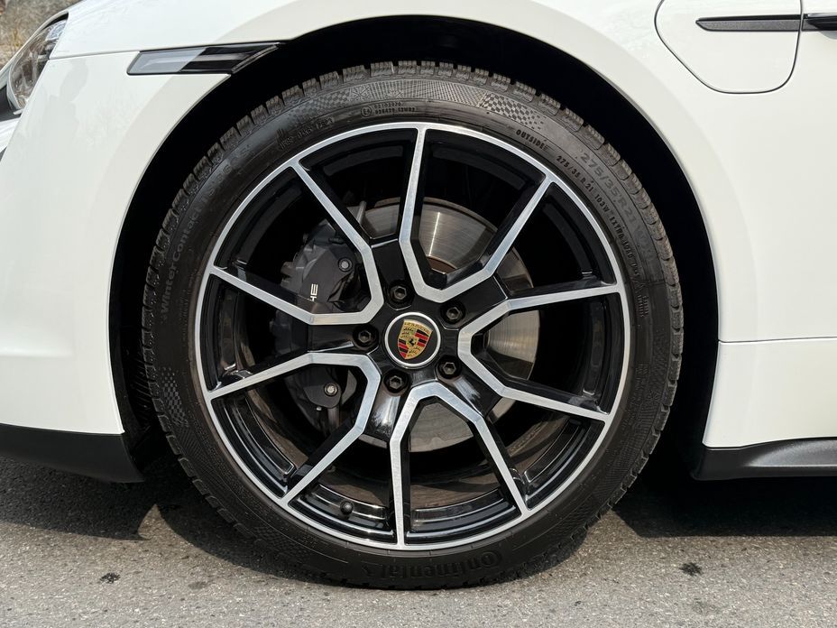 Porsche Taycan 2024
