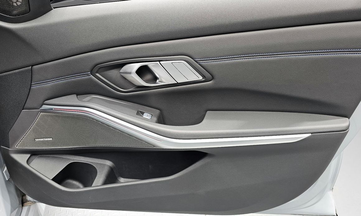BMW 3-Series 2023