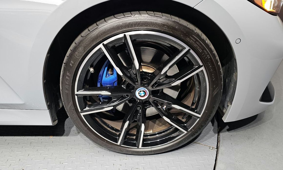 BMW 3-Series 2023
