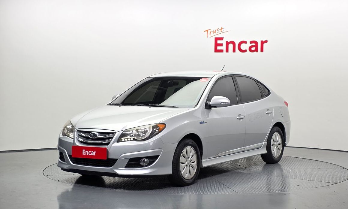 Hyundai AVANTE 2012