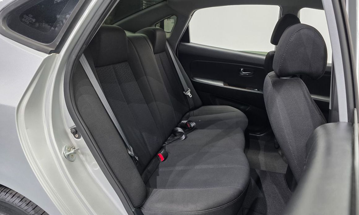 Hyundai AVANTE 2012