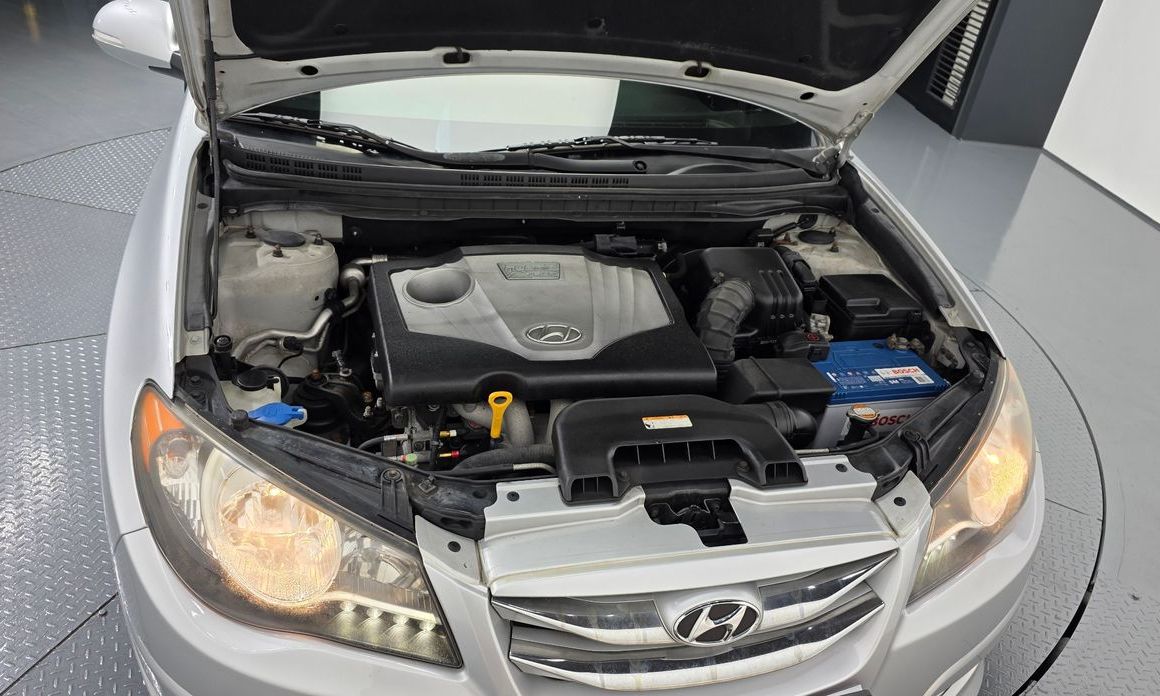 Hyundai AVANTE 2012
