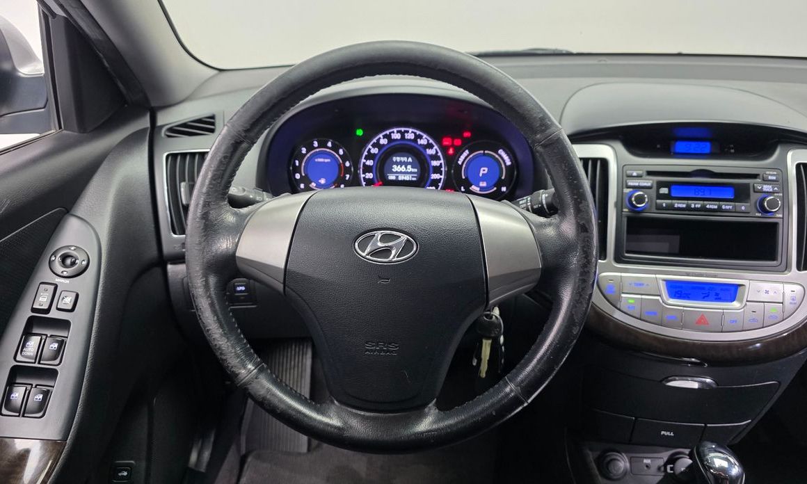 Hyundai AVANTE 2012