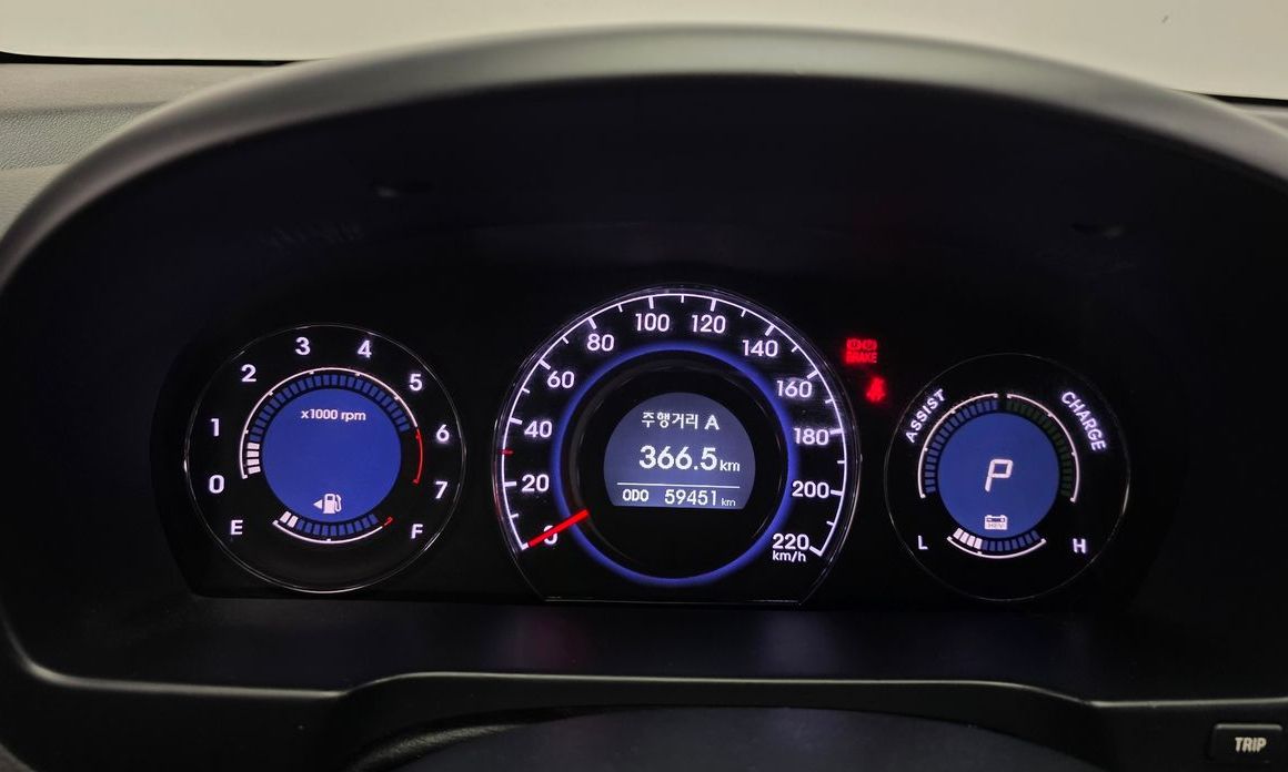 Hyundai AVANTE 2012